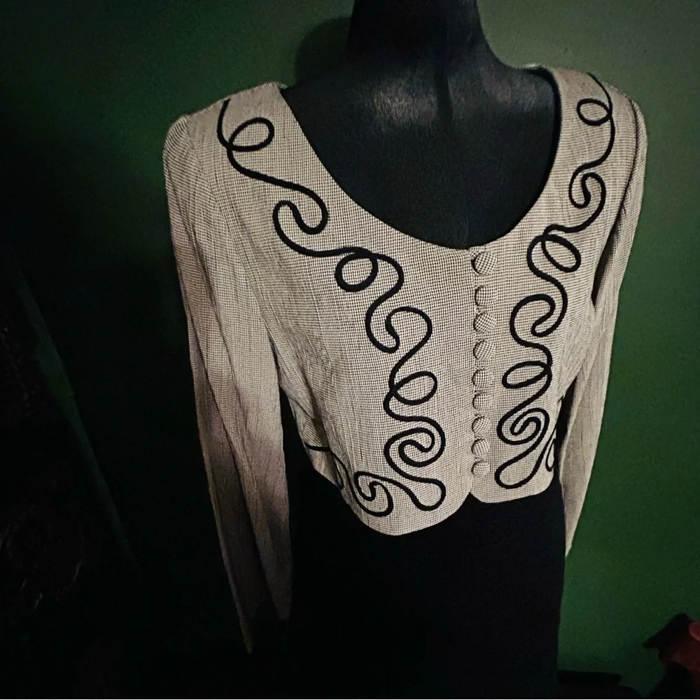 Vintage 1990s Beige + Black Ribbon Appliqué Bolero Jacket w/Buttons sz 8 Petite - Picture 2 of 12